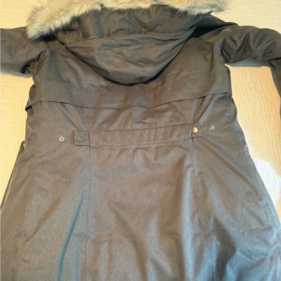 Like new! Women's Columbia knee length winter coat - Picture 2 of 5